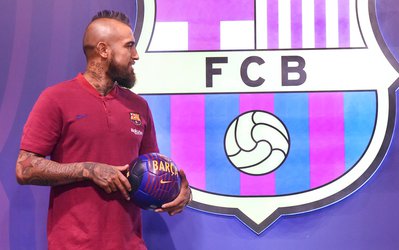 آرتورو ویدال: می‌خواهم با بارسلونا تمام عناوین را کسب کنم + ویدئو (زیرنویس فارسی)