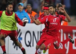 مهدی طارمی - پیام صادقیان