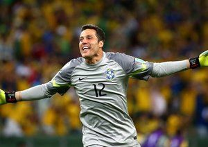 ژولیو سزار|شادمانی ژولیو سزار بعد از به ثمر رسیدن گل تیمش.