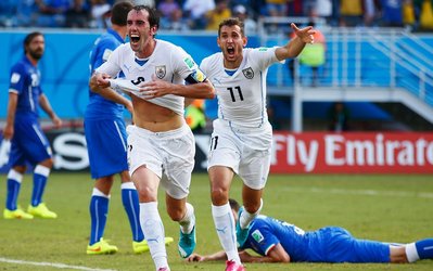 ایتالیا 0 - اروگوئه 1 / و ایتالیا هم حذف شد ...