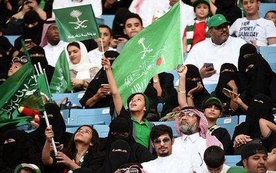 زنان عربستان از ۲۰۱۸ اجازه ورود به استادیوم‌های فوتبال را می‌یابند