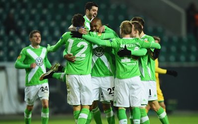 لیگ اروپا | رم 1 - فاینورد 1 / ولفسبورگ 2 - اسپورتینگ لیسبون 0 / توقف جالوروسی و پیروزی با ارزشِ گرگ‌ها / ناپولی ترابوزان را در ترکیه له کرد + چیدمان،ویدئوی بازی و گزارش تصویری