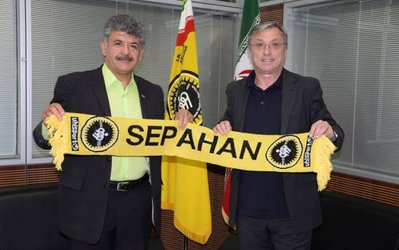 خلیلیان: از کرانچار بابت کم‌کردن قراردادش ممنون هستیم