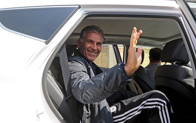 نگاه روز | سرمربی پرتغالی و مشت‌های گره کرده با مصرف داخلی!