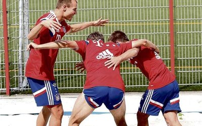 تصاویر روز | بایرنی‌ها والیبالیست شدند