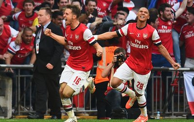 آرسنال 3 - هال سیتی 2 / تو‌پچی‌ها پس از 9 قهرمان شدند