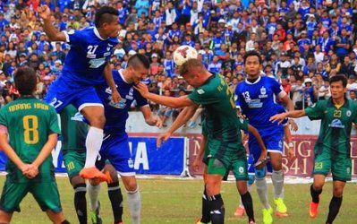 اتفاق عجیب در فوتبال اندونزی / از ترس مافیا، پنـــج گـــل به خودشان زدند