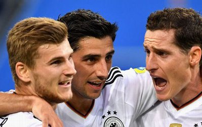 مانشافت برای اولین بار قهرمان جام کنفدراسیون‌ها شد