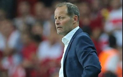 دنی بلیند: استعفا نمی‌کنم!