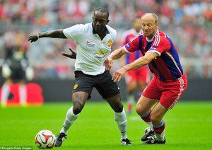 دیوایک یورک|ستاره های بایرن مونیخ 3-3 ستاره های منچستر یونایتد / دیدار دوستانه