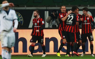 بوندسلیگا | فرانکفورت 1 - شالکه 0 / آبی‌ها در خانه‌ی فرانکفورت شکست خوردند