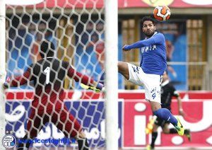 سایپا 0-1 استقلال/ هفته یازدهم|این بازی با تک گل آرش برهانی به پایان رسید و استقلال فاصله خود را با صدر جدول کاهش داد.