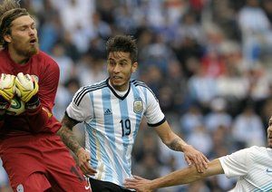 وید بلج - ریکی آلوارز|توپی که توسط دروازه بان اسلوونی جمع شد.