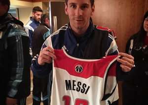 تیم ملی آرژانتین در حال تماشای بسکتبال NBA