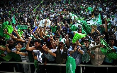 حاشیه‌های نفت تهران - ذوب‌آهن | آذری مانع بازداشت هوادار ذوب‌آهن شد