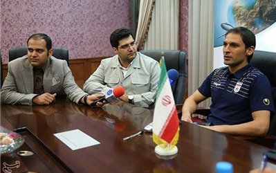 احمدی: میخواهیم در هواپیما بخوابیم!