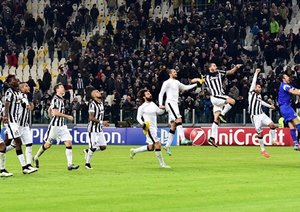 شادی بازیکنان یوه