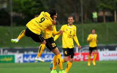 لیگ برتر | سپاهان 3 - راه‌آهن 0 / زردپوشان مدعی قهرمانی شدند