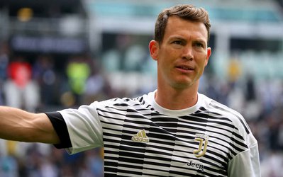 مدافع بانوی پیر، شاگرد جدید اونای امری در آرسنال