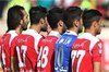 پرسپولیس و استقلال حق ثبت قرارداد بازیکنان را ندارند