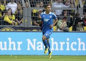 روبرتو فيرمينو باربوسا|شادی فریمینو باربوسا بعد از گلزنی مقابل دورتمون