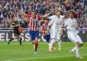 دیگو گودین|دیگو گودین، پس از باز کردن دروازه ی حریف به شادمانی می پردازد.