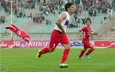 استقلال به دنبال هافبک تراکتورسازی