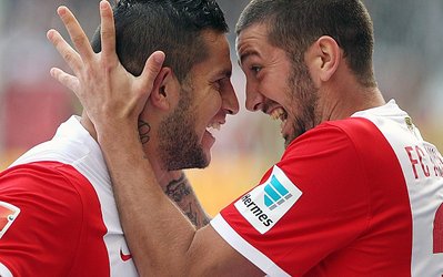 بوندسلیگا | فرانکفورت 0 - آگسبورگ 1 / شکست خانگی فرانکفورت مقابل قعرنشین