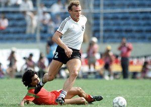 جام جهانی 1986|جام جهانی 1986، مرحله ی دوم، مونتری، مکزیک، 17 ژوئن 1986، آلمان غربی 1 – مراکش 0، هانس پتر بریگل از آلمان غربی.