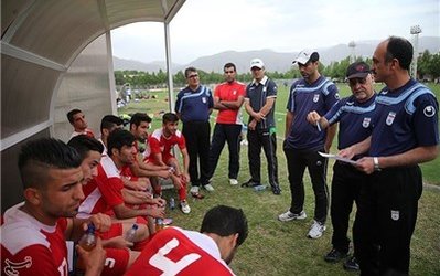 14 بازیکن در اردوی تیم امید حاضر شدند/ یعقوب کریمی و پورعلی‌گنجی فردا می‌آیند؟