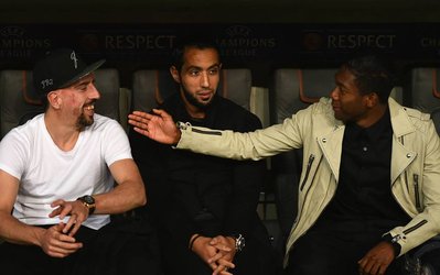 عکس روز | لشگر مصدومان بایرن نظاره‌گر پیروزی در مونیخ