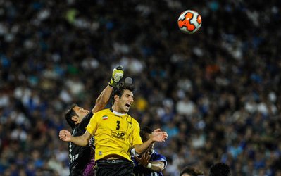 شجاع خلیل‌زاده: رقم قرارداد برخی بازیکنان قابل باور نیست/امیدوارم در جام ملت‌های آسیا باشم