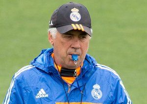 نشست مطبوعاتی سرمربی رئال پیش از فینال لیگ قهرمانان اروپا|کارلو آنجلوتی، بر جلسه تمرینی بازیکنان رئال مادرید پیش از دیدار فینال لیگ قهرمانان اروپا نظارت می کند.