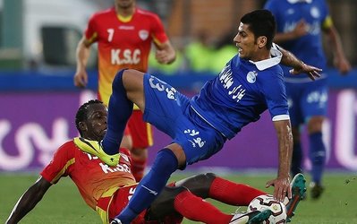 هافبک استقلال در آستانه از دست دادن دربی 79