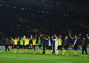 شادی بازیکنان دورتموند|None