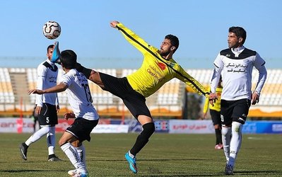 منوچهری: به خاطر کم گل زدنم امروز خیلی خوشحالی کردم / ما هم مثل داوران پول نمی‌گیریم