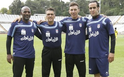 کادر فنی تیم ملی در تمرین سپاهان