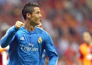 کریستیانو رونالدو|شادمانی در چهره ی کریس رونالدو پس از به ثمر رساندن گل دوم خود و تیمش در بازی برابر گالاتاسرای در مرحله ی گروهی لیگ قهرمانان اروپا موج می زند.