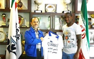 پیکان مقابل یک تیم رومانیایی به تساوی رسید / ساموئل گل زد