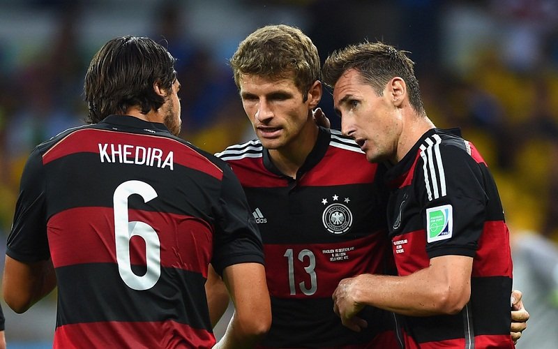 Thomas Muller - Miroslav Klose (Brazil - Germany).jpg