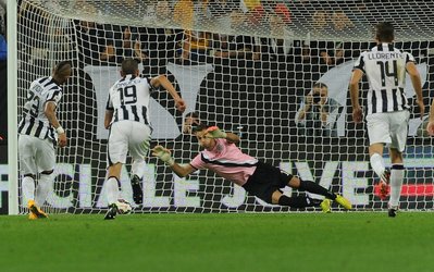 سری‌آ | صعود یوونتوس به صدر جدول در شب پیروزی رم