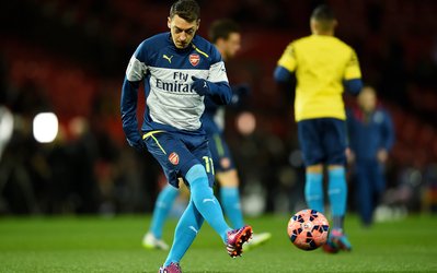 اوزیل: انتقادها از من عادلانه نیست