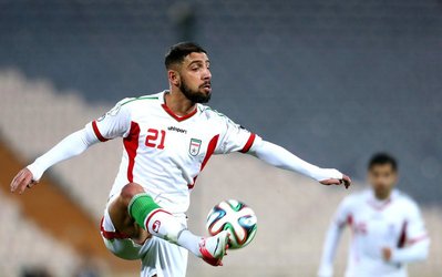 دژاگه سه‌شنبه با العربی قراراداد می‌بندد