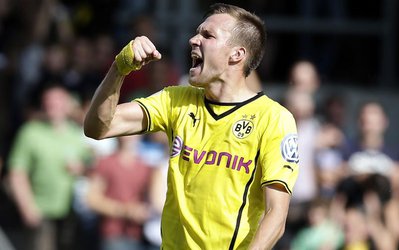 گروس‌ با هوادار فوتبال درگیر شد