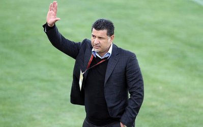 دایی چک 15 میلیاردی می خواهد!