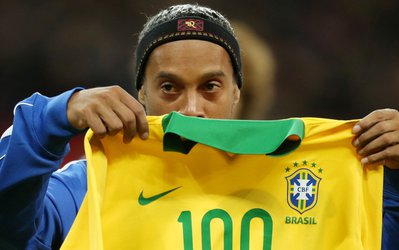 رونالدینیو همبازی جدید حسینی و جباری؟