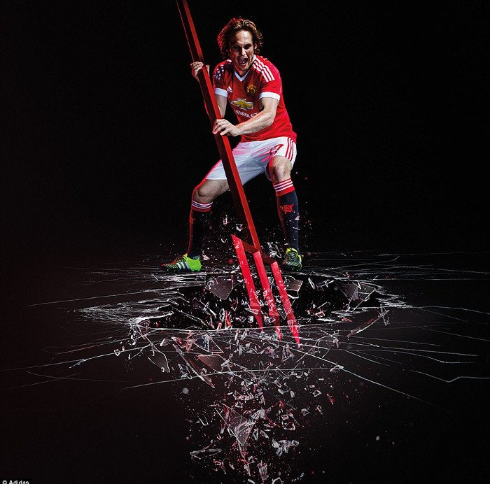 Manchester United - New Kit - 2015-2016- 05 - C.jpg