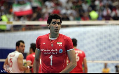 حمایت والیبال از فوتبال  / شهرام محمودی: تیم ملی پتانسیل قهرمانی در آسیا را دارد /ایرانی‌ها در شرایط سخت کارهای عجیب می‌کنند