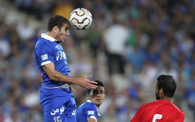 مگویان خواهان فسخ قراردادش با استقلال شد