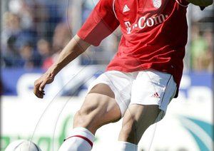 گالری تصاویر علی کریمی|علی کریمی بازیکن سابق بایرن مونیخ و مرد سال آسیا در سال 2004